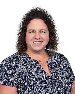 Melanie Roznowski: Administrator / CEO